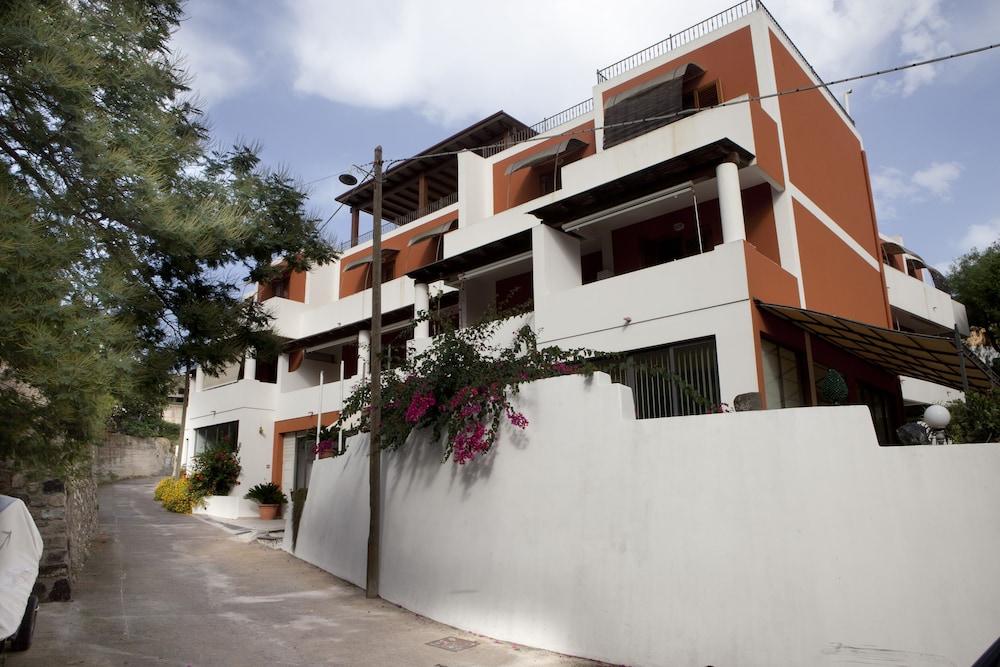 ליפארי Residence Hotel Baia Portinenti מראה חיצוני תמונה
