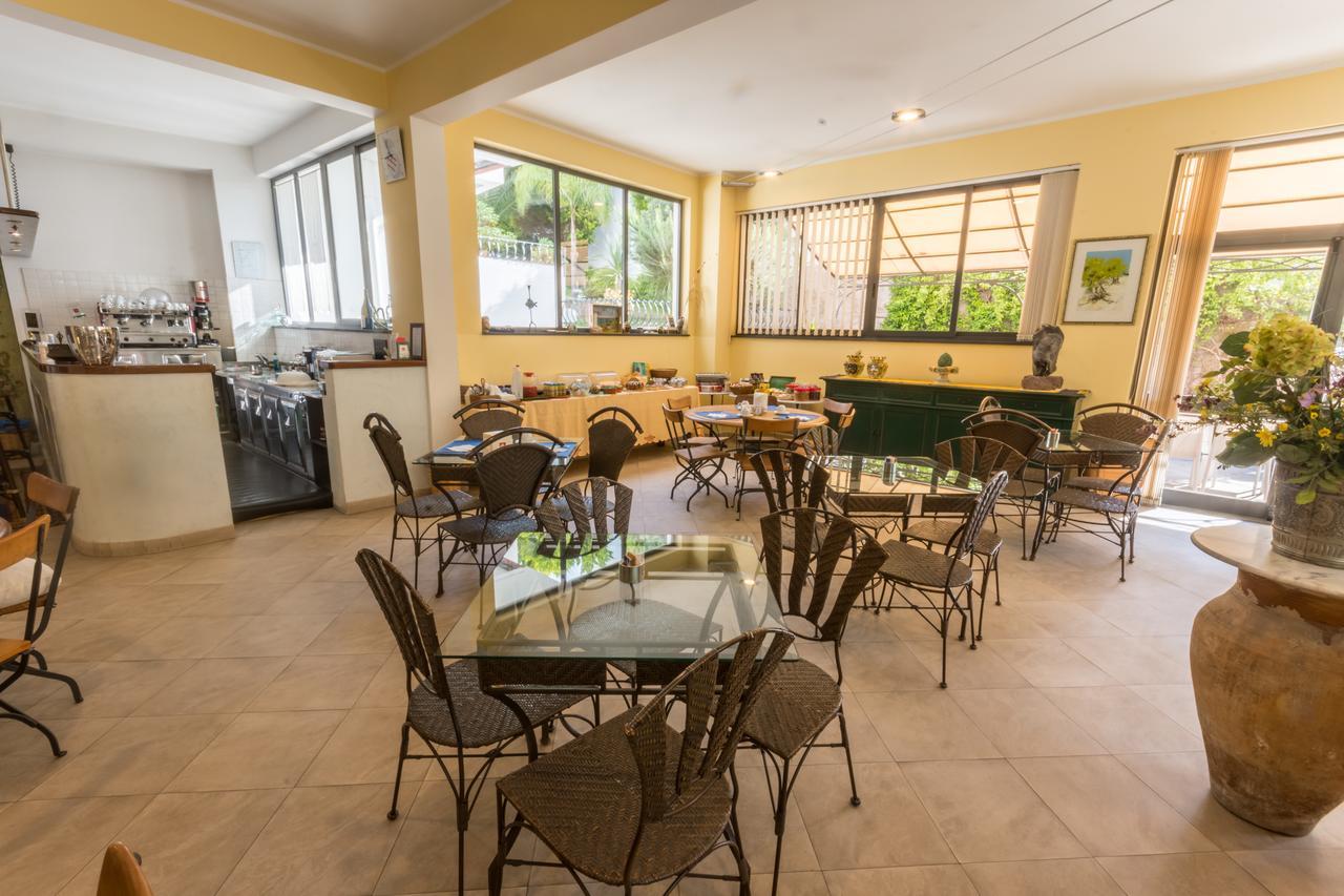 ליפארי Residence Hotel Baia Portinenti מראה חיצוני תמונה