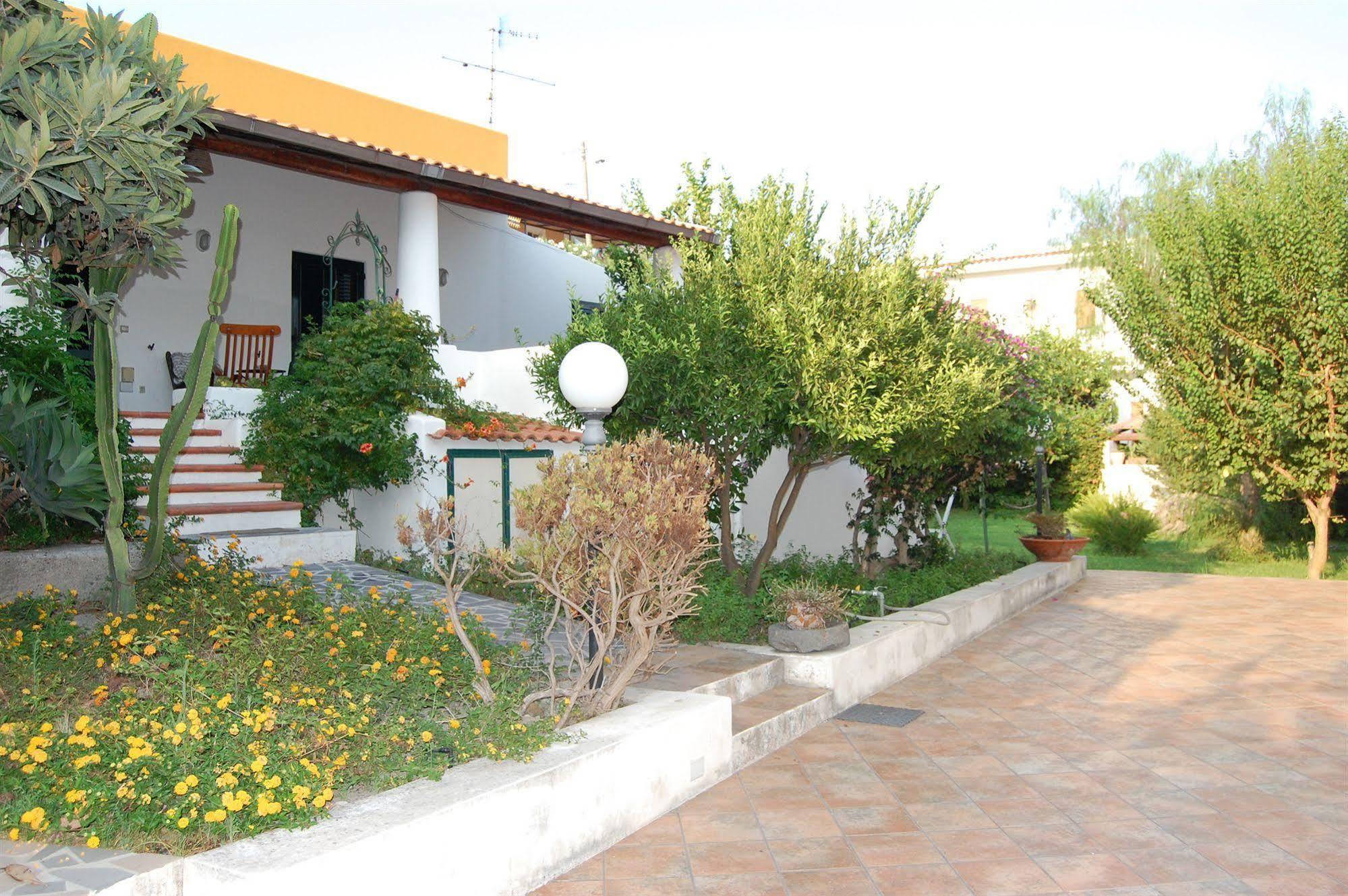 ליפארי Residence Hotel Baia Portinenti מראה חיצוני תמונה